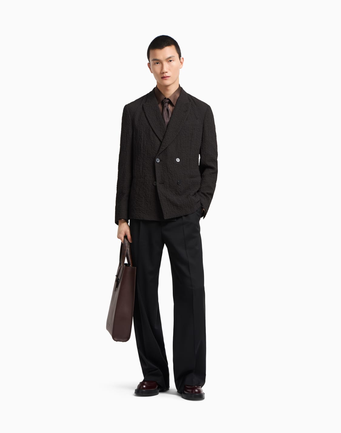 pantalon-pinces-en-serg-stretch-de-laine-vierge-icon-noir--emporio-armani