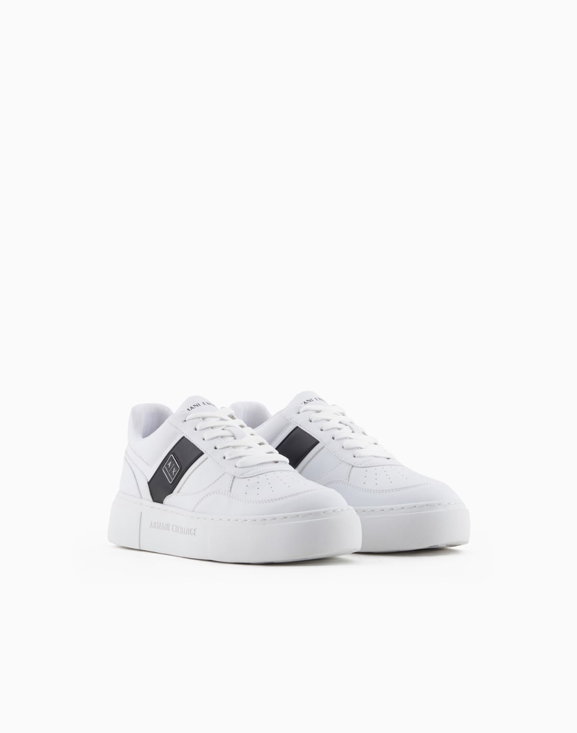 zapatillas-con-banda-lateral-en-contraste-blanco--armani-exchange