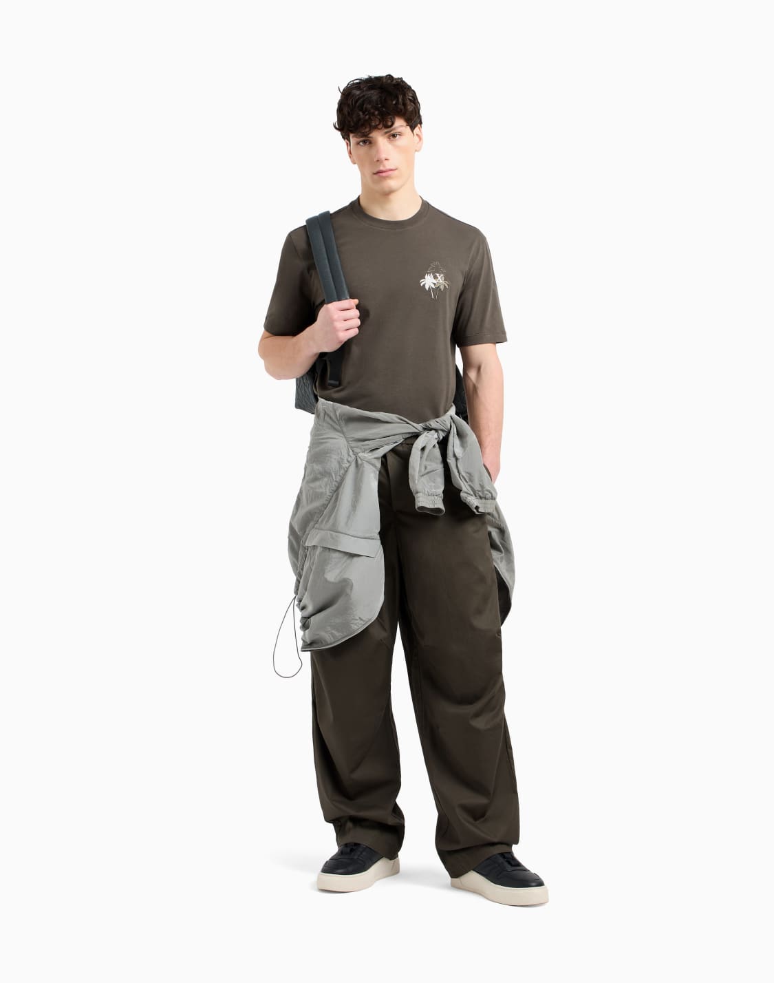 t-shirt-regular-fit-con-stampa-sulpetto-verde--armani-exchange