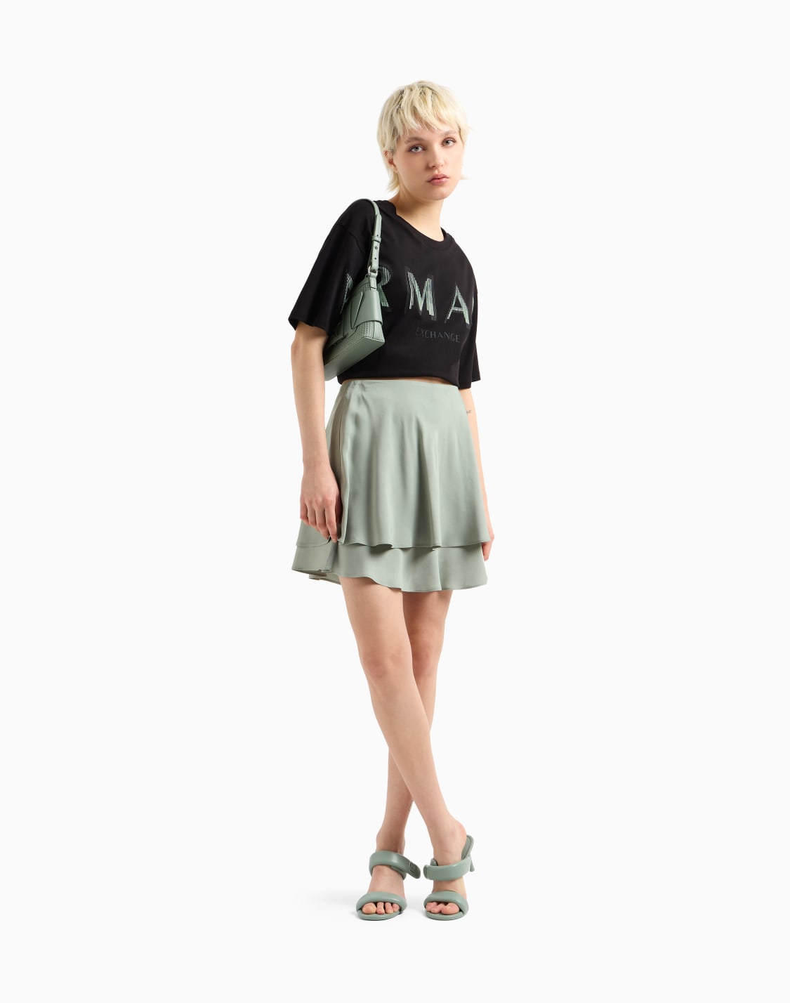 camiseta-corta-con-logotipo-con-efecto-ptico-negro--armani-exchange