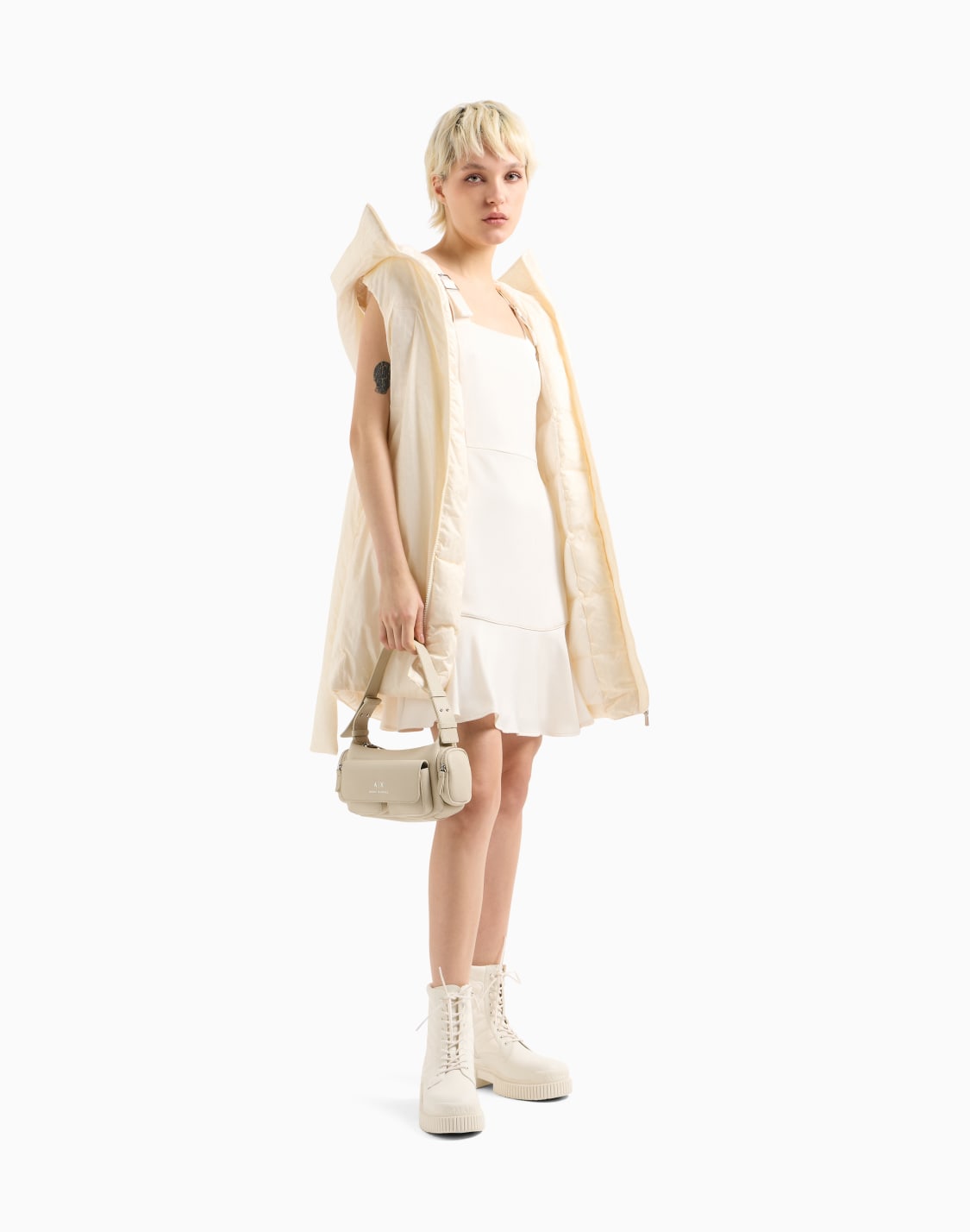 vestido-corto-en-tejido-satinado-mate-blanco--armani-exchange