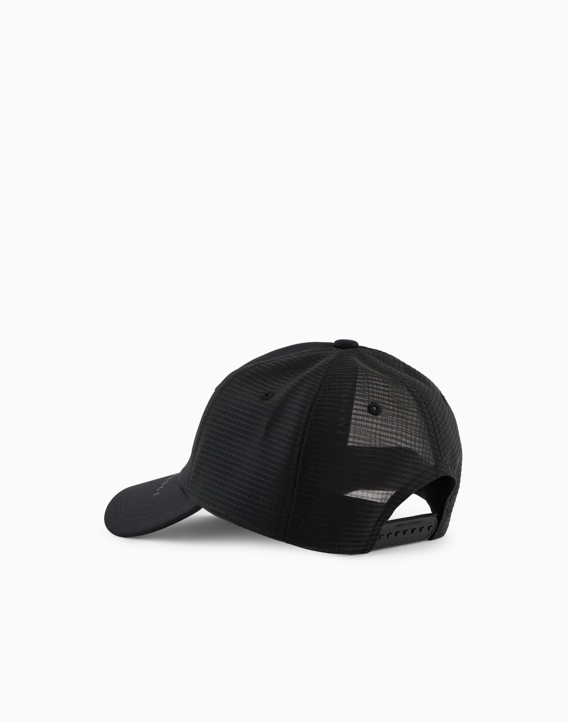 sombrero-con-inserto-de-malla-negro--armani-exchange