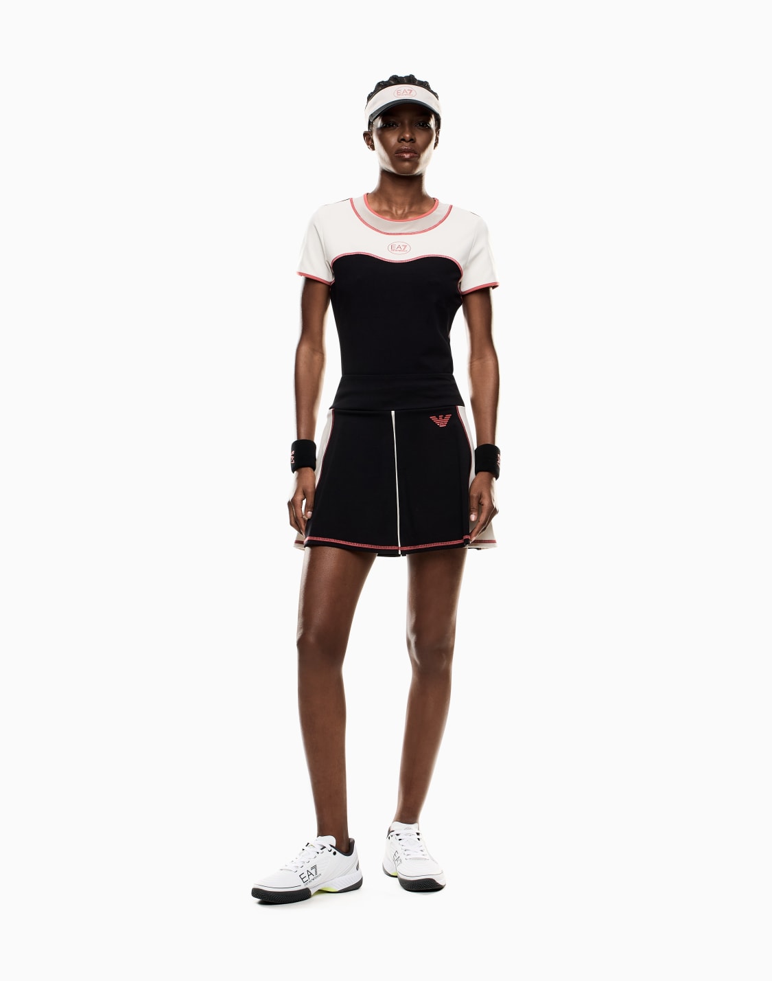 tennis-pro-crew-neck-t-shirt-in-ventus7-technical-fabric-black--ea7