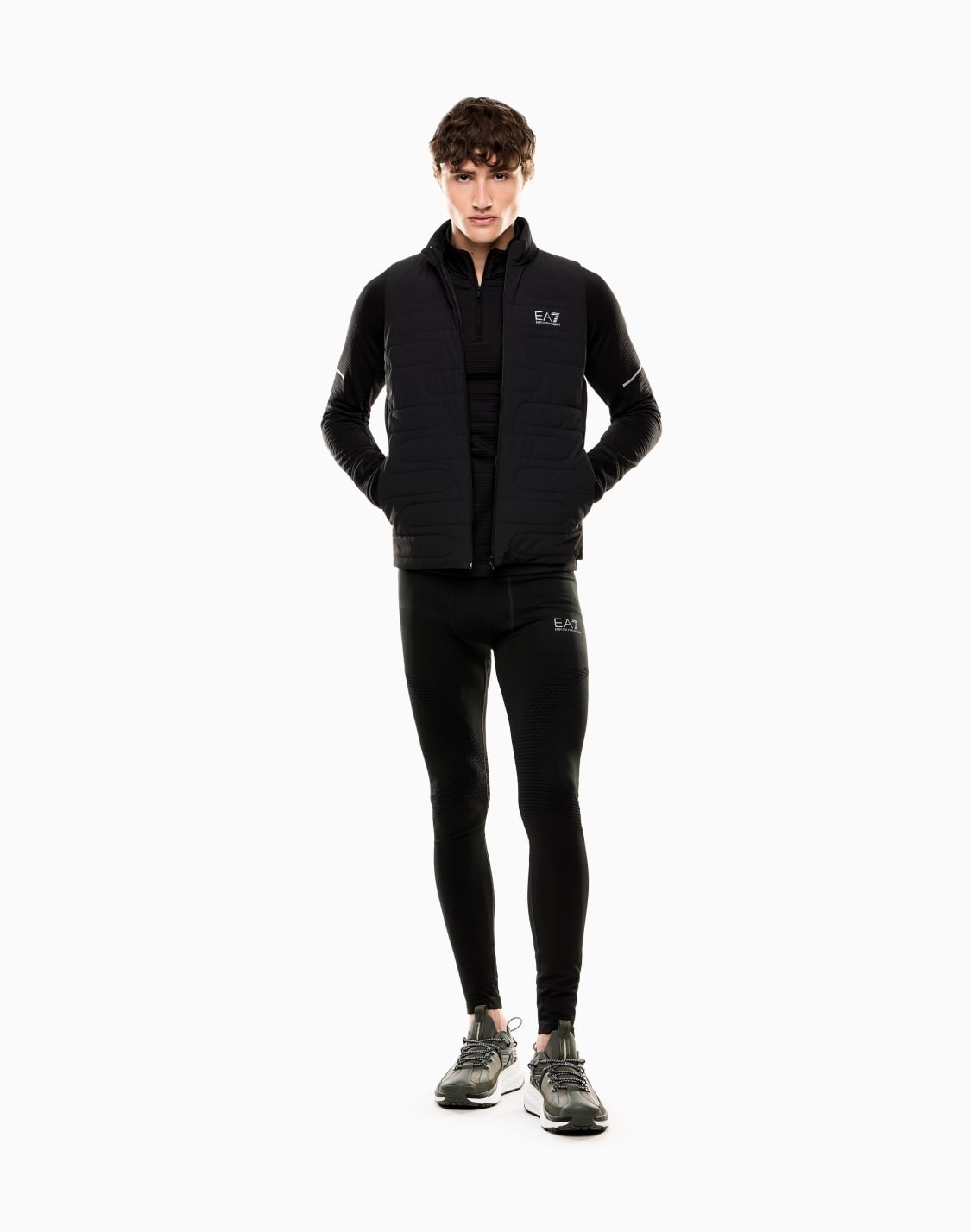 dynamic-athlete-padded-gilet-in-furor7-technical-fabric-black--ea7