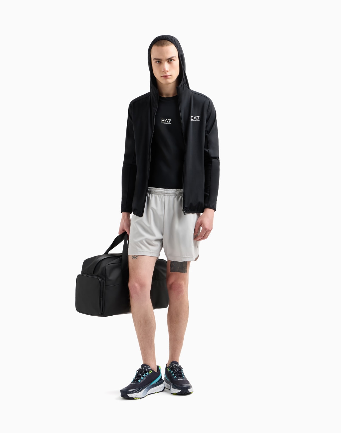 short-dynamic-athlete-en-tissu-technique-vigor7-gris--ea7