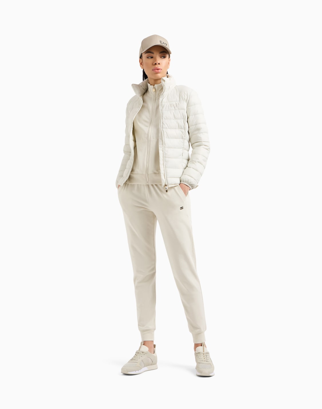 giacca-core-lady-imbottita-in-misto-nylon-riciclato-beige--ea7