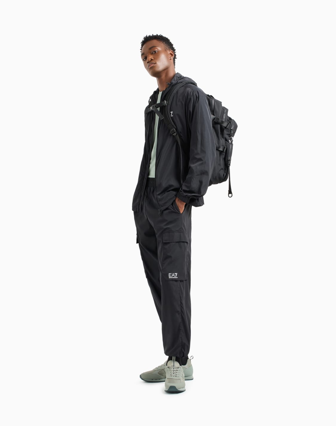 pantaloni-cargo-core-identity-in-nylon-nero--ea7