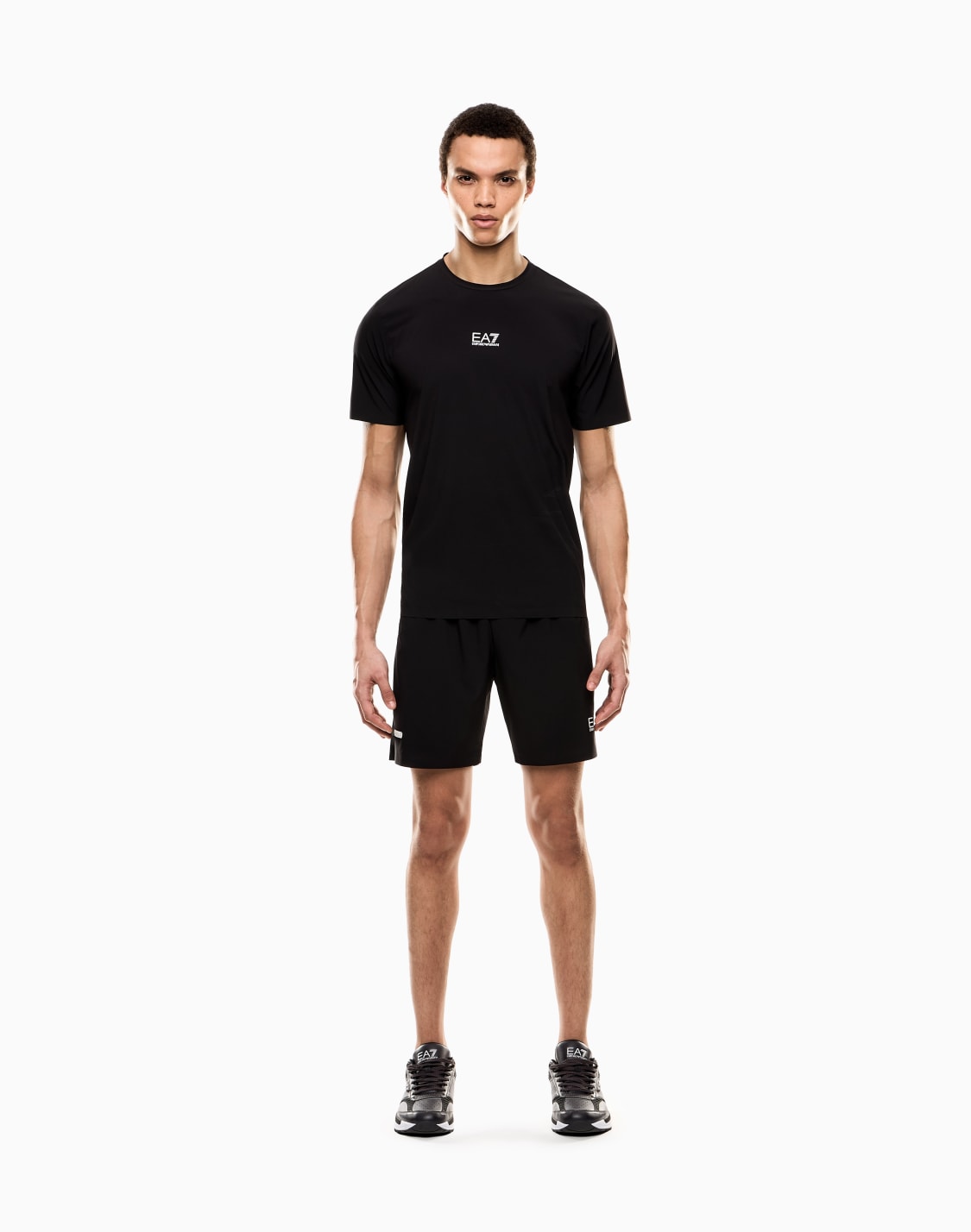 dynamic-athlete-t-shirt-and-shorts-set-in-ventus7-technical-fabric-black--ea7