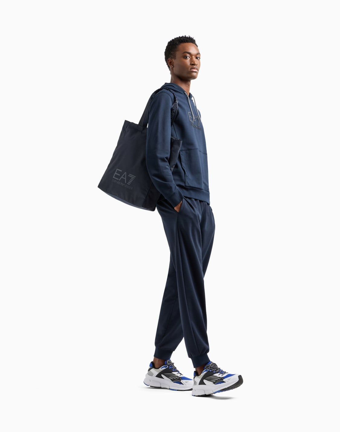 felpa-con-cappuccio-visibility-in-cotone-blu-navy--ea7