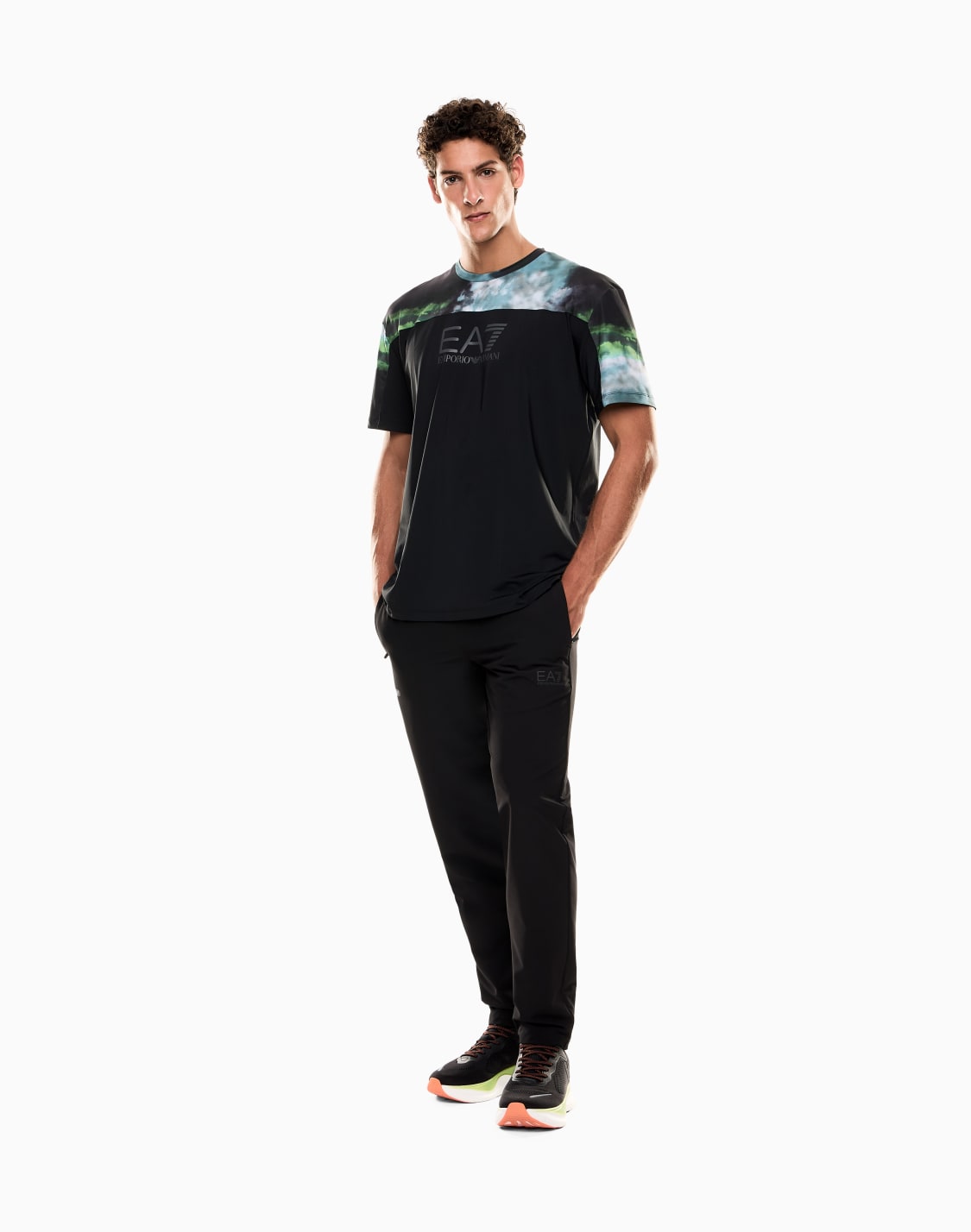 dynamic-athlete-printed-t-shirt-in-ventus7-technical-fabric-multicoloured--ea7