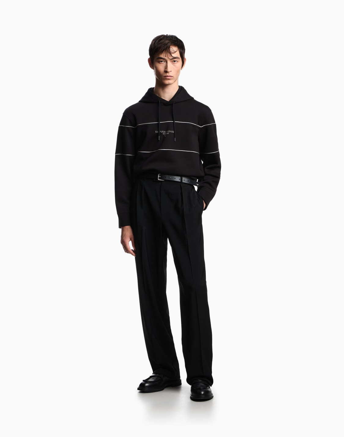 sudadera-de-punto-doble-con-capucha-y-logotipo-efecto-tridimensional-negro--emporio-armani