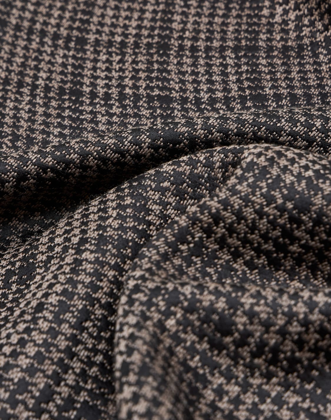 スカフ-バジンウルシルク-ジャカドハウンドトゥス-ブラウン--giorgio-armani