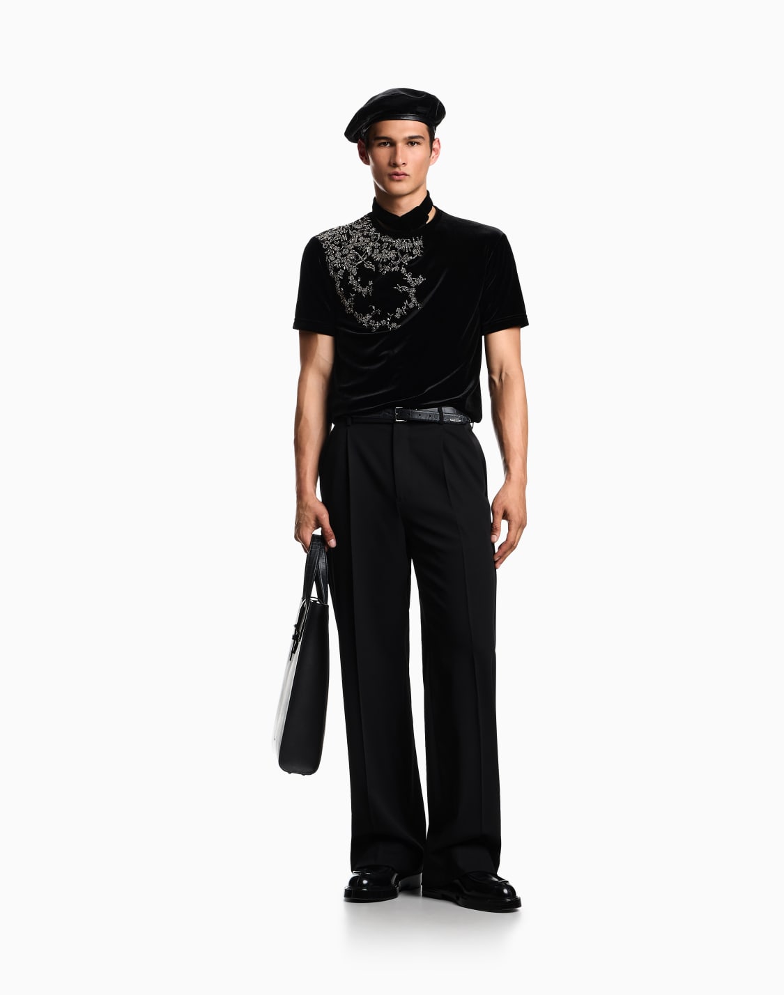 t-shirt-en-jersey-de-chenille-avec-broderie-de-perles-noir--emporio-armani