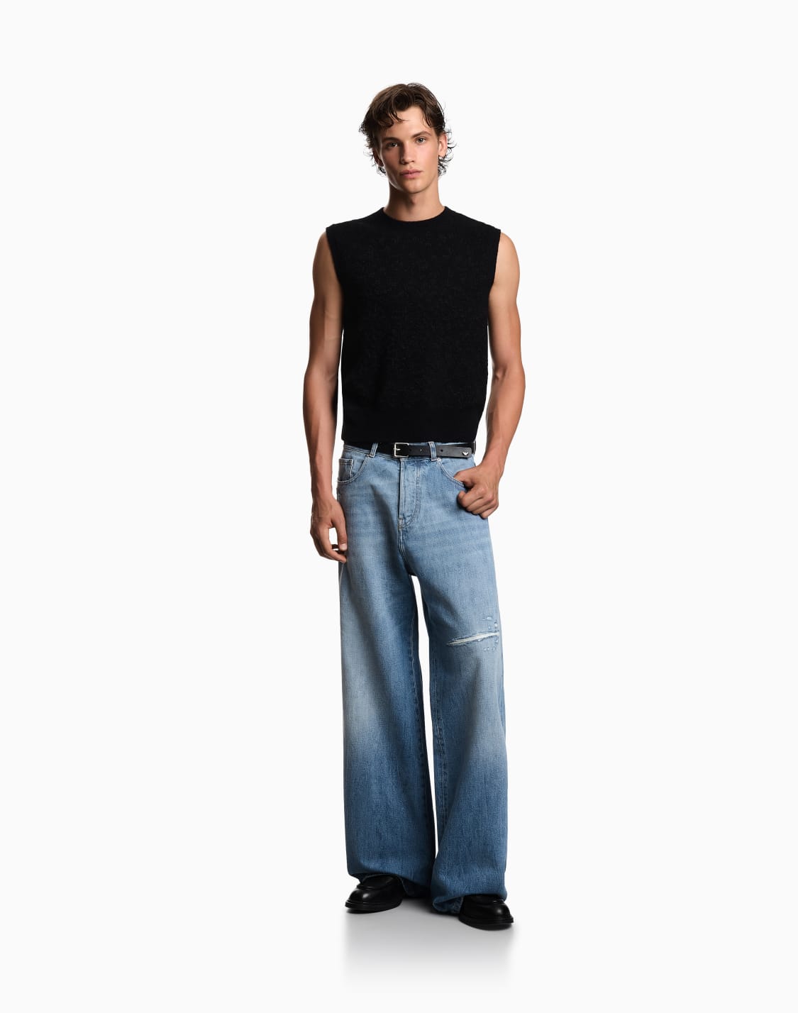 jeans-in-loose-fit-passformat-aus-denim-limited-edition-blau--emporio-armani