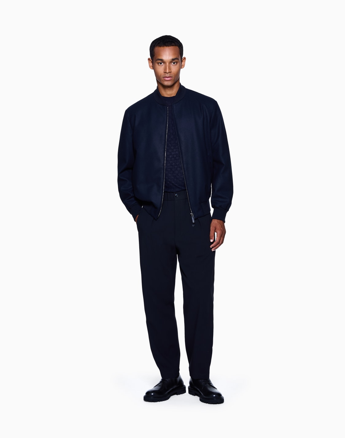 pullover-mit-rundhalsausschnitt-und-kurzen-rmeln-aus-kaschmir-und-seide-blau--giorgio-armani