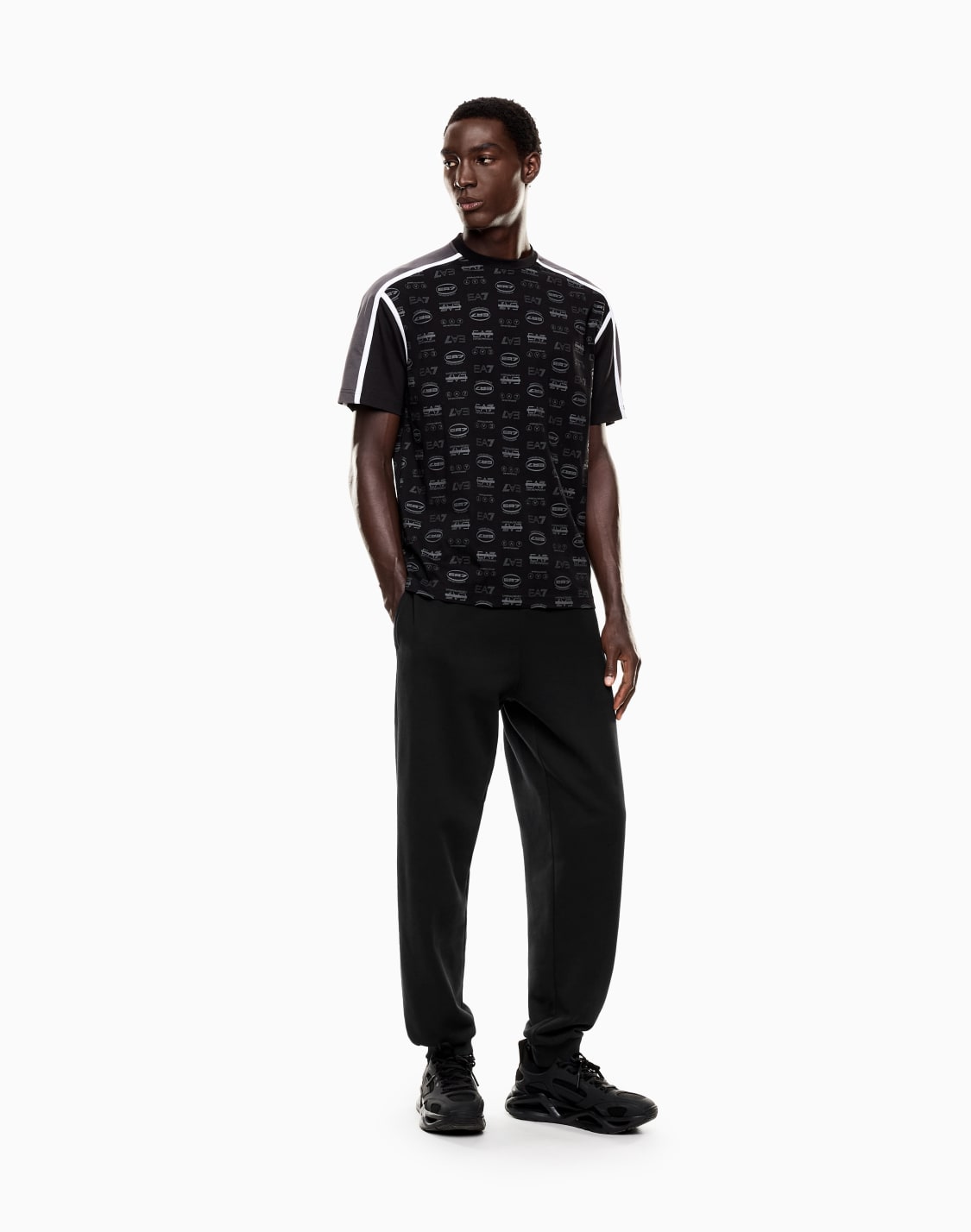 オンライン限定logo-series-クルネックtシャツ-コットン-オルオバモノグラムモチフ-ブラック--ea7