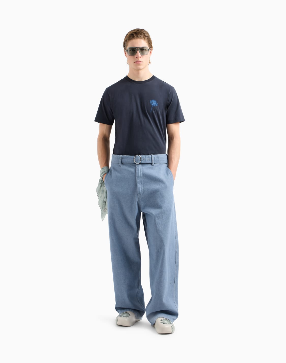 camiseta-de-punto-con-maxiestampado-cpsula-peace-asv-azul--emporio-armani