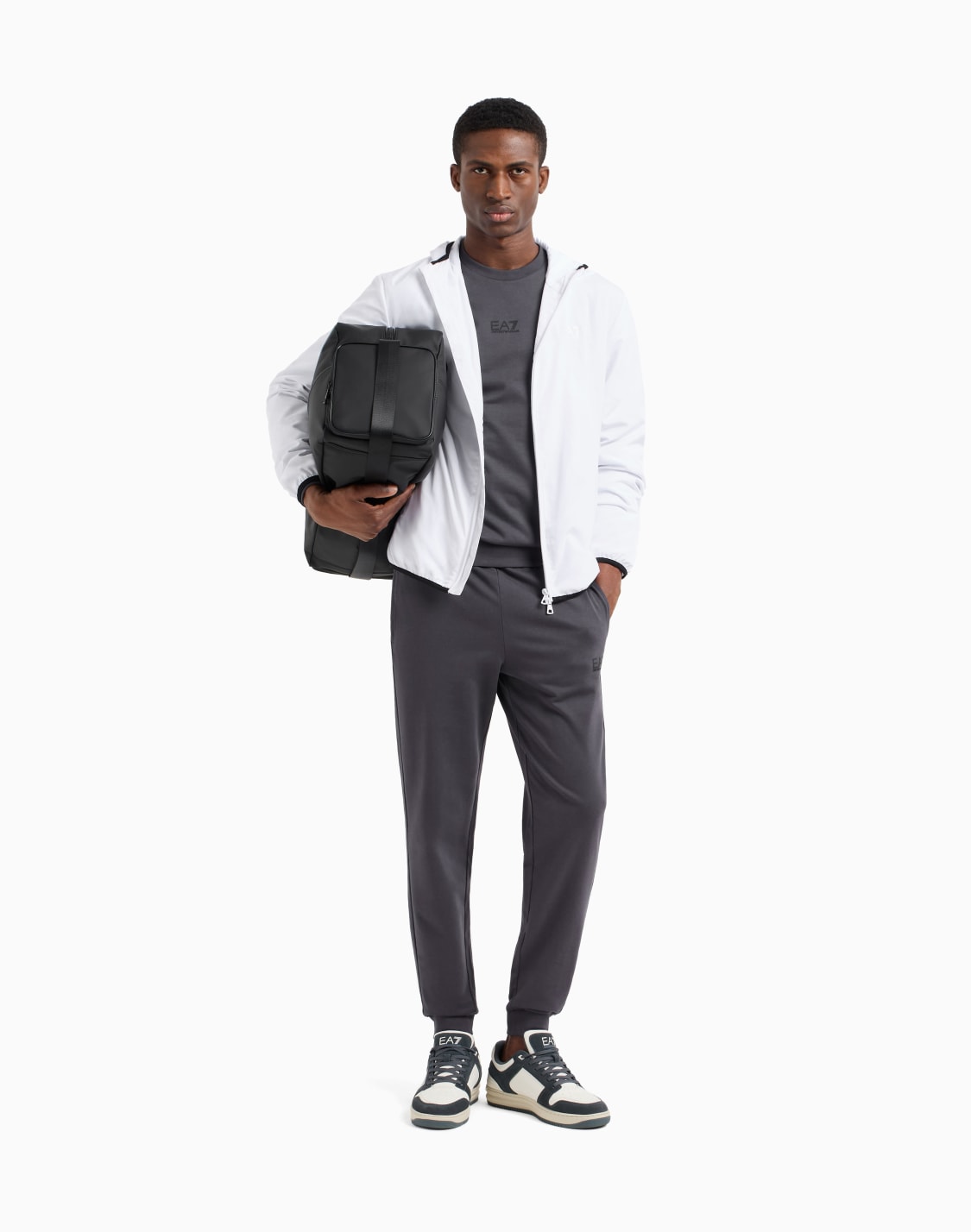 bomber-con-capucha-de-tejido-reciclado-core-identity-blanco--ea7