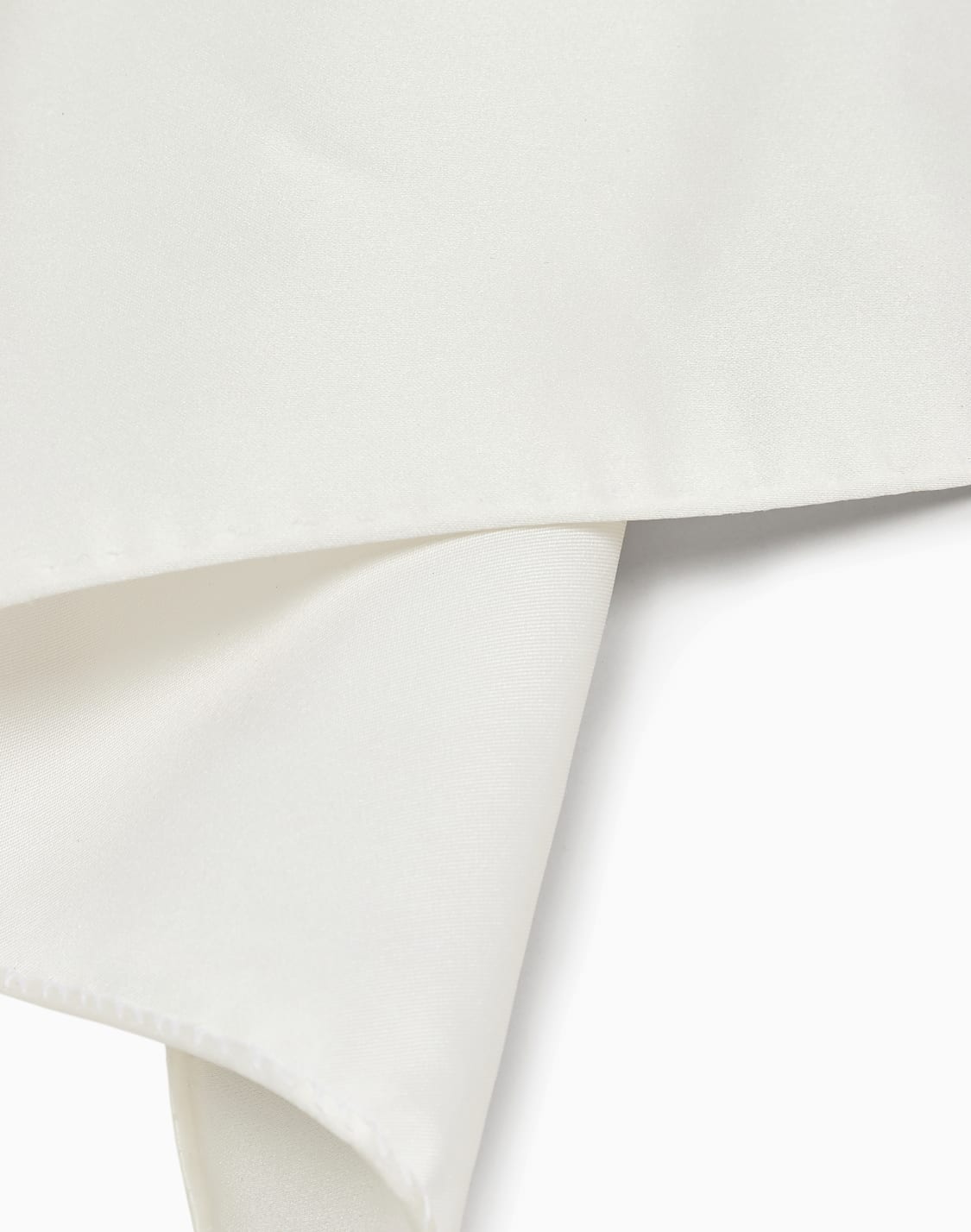 pochette-de-costume-en-pure-soie-avec-micro-motif-jacquard-blanc--emporio-armani