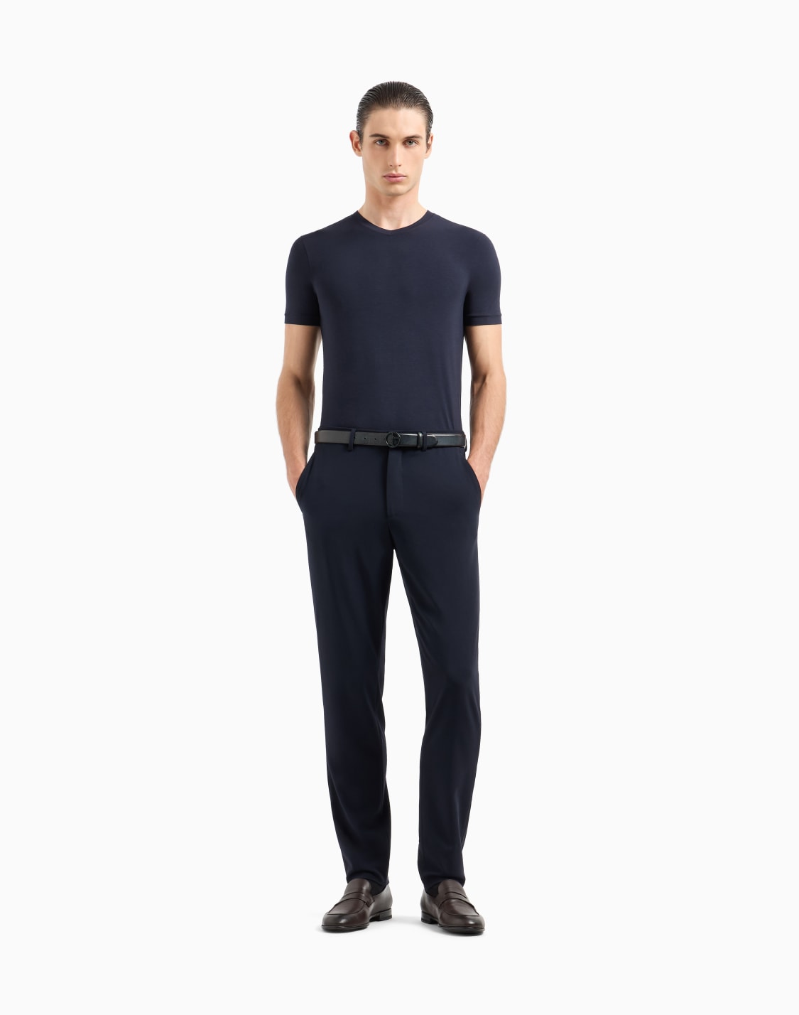 camiseta-icon-de-punto-de-viscosa-elstica-con-cuello-de-pico-azul-marino--giorgio-armani
