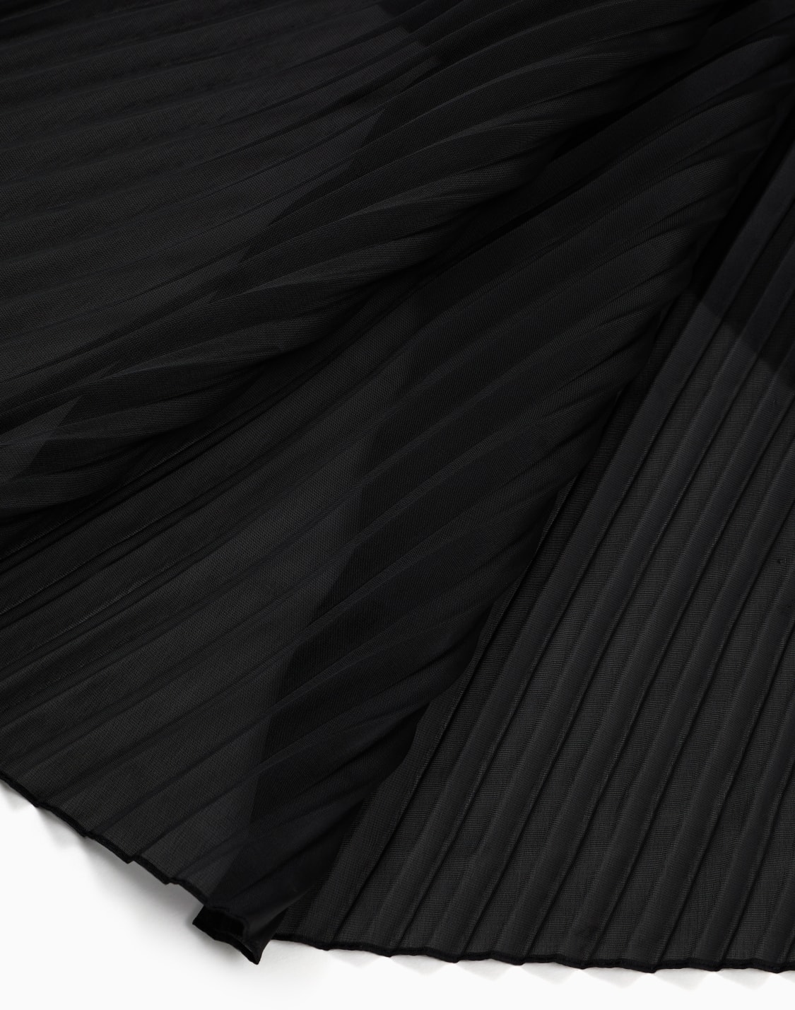 pleated-stole-black--emporio-armani