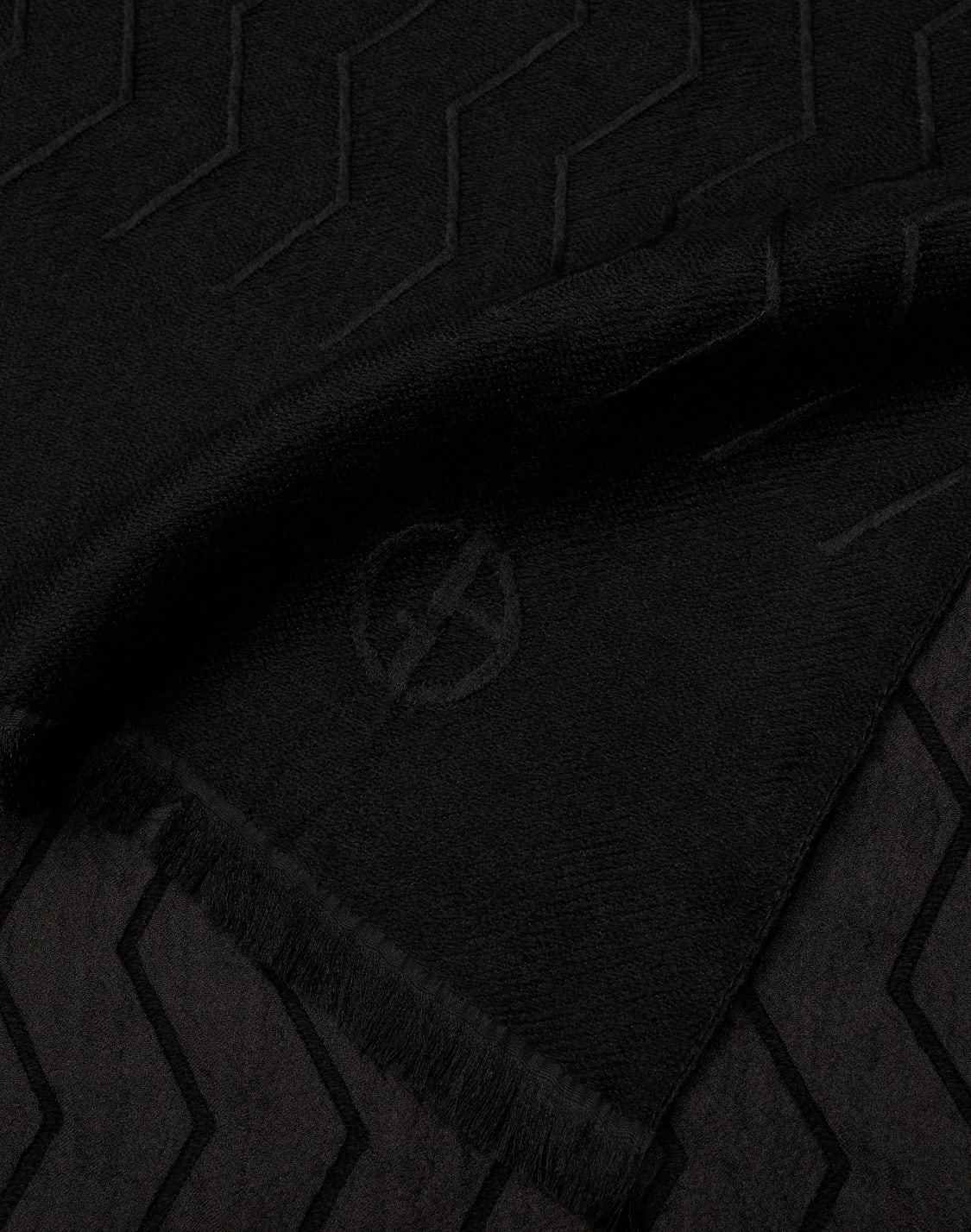 jacquard-virgin-wool-and-silk-stole-black--giorgio-armani