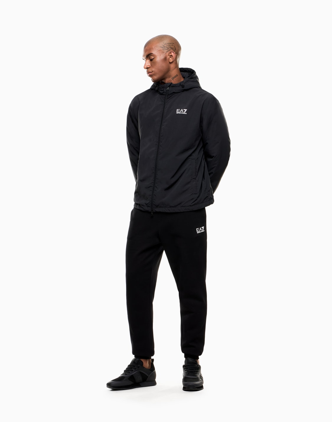 sweat-shirt-capuche-core-identity-en-nylon-noir--ea7