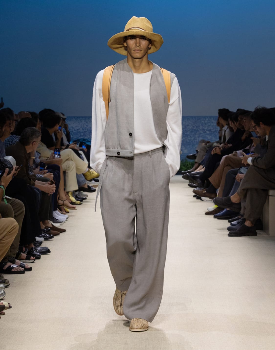 maglia-girocollo-in-interlock-di-cashmere-e-seta-bianco--giorgio-armani