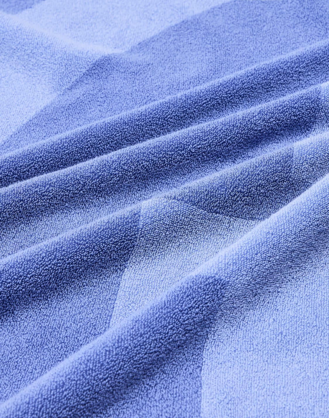 cotton-beach-towel-with-jacquard-logo-purple--giorgio-armani