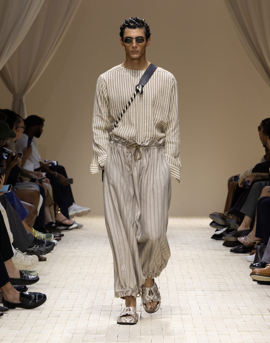 jute-effect-linen-sweater-beige--emporio-armani