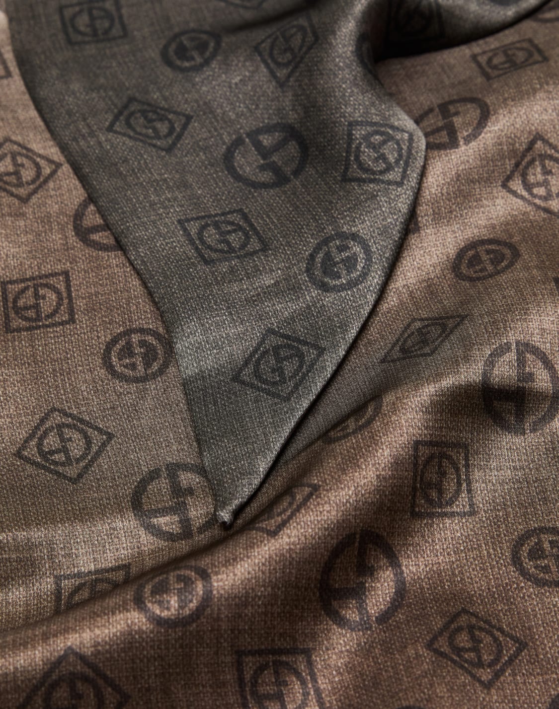 scarves-grey--giorgio-armani