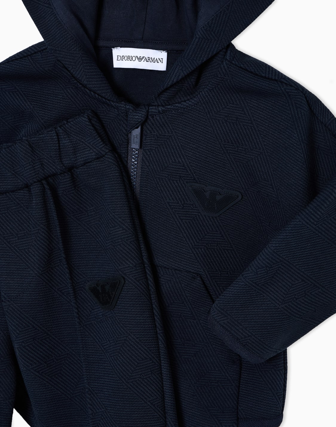 tenues-bleu-marine--emporio-armani