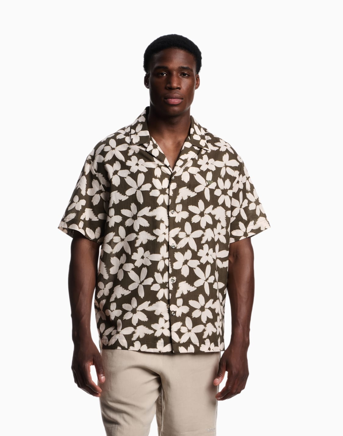 chemise-de-plage-motif-aigle-fleuri-vert--emporio-armani