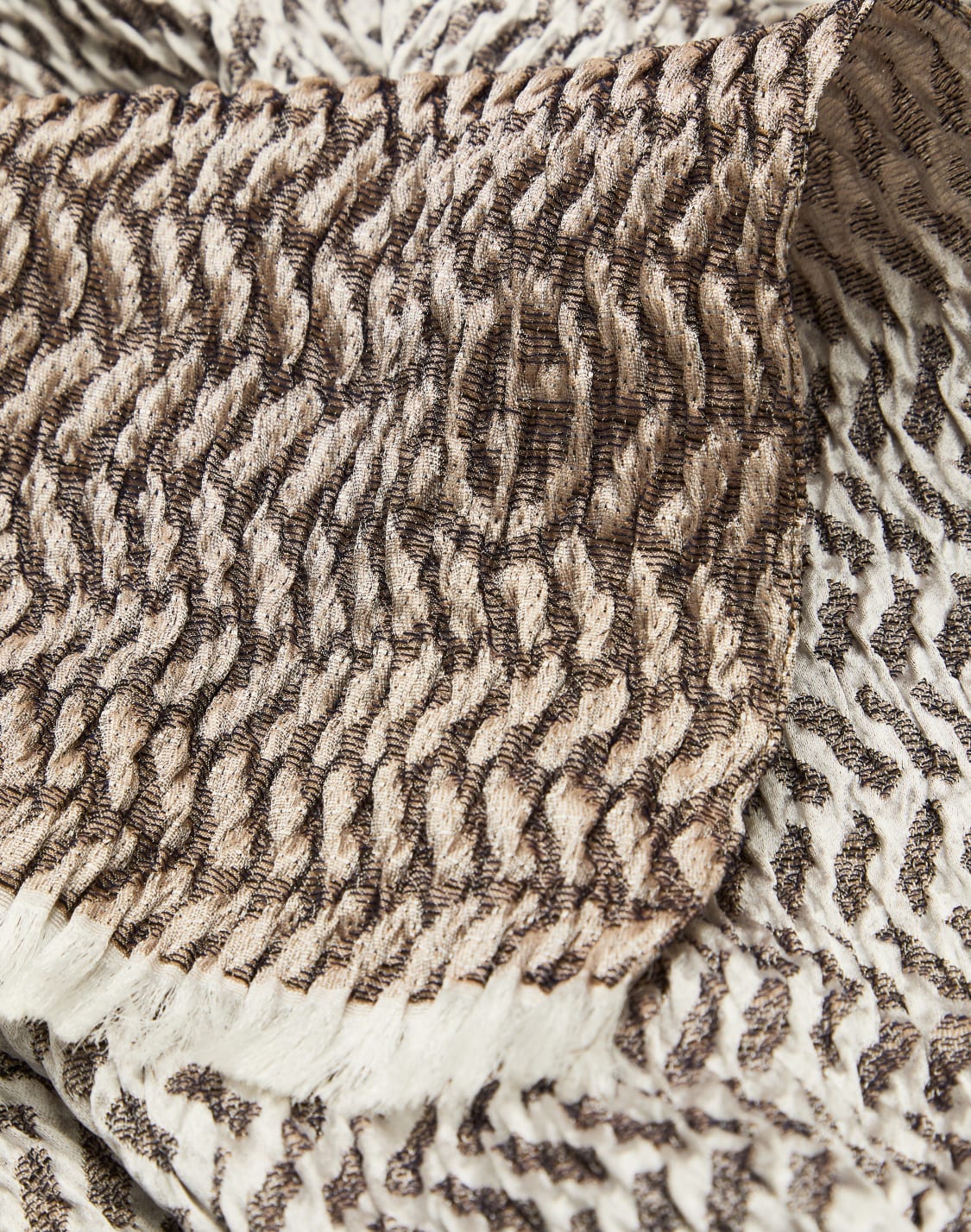 silk-viscose-and-cotton-jacquard-stole---giorgio-armani