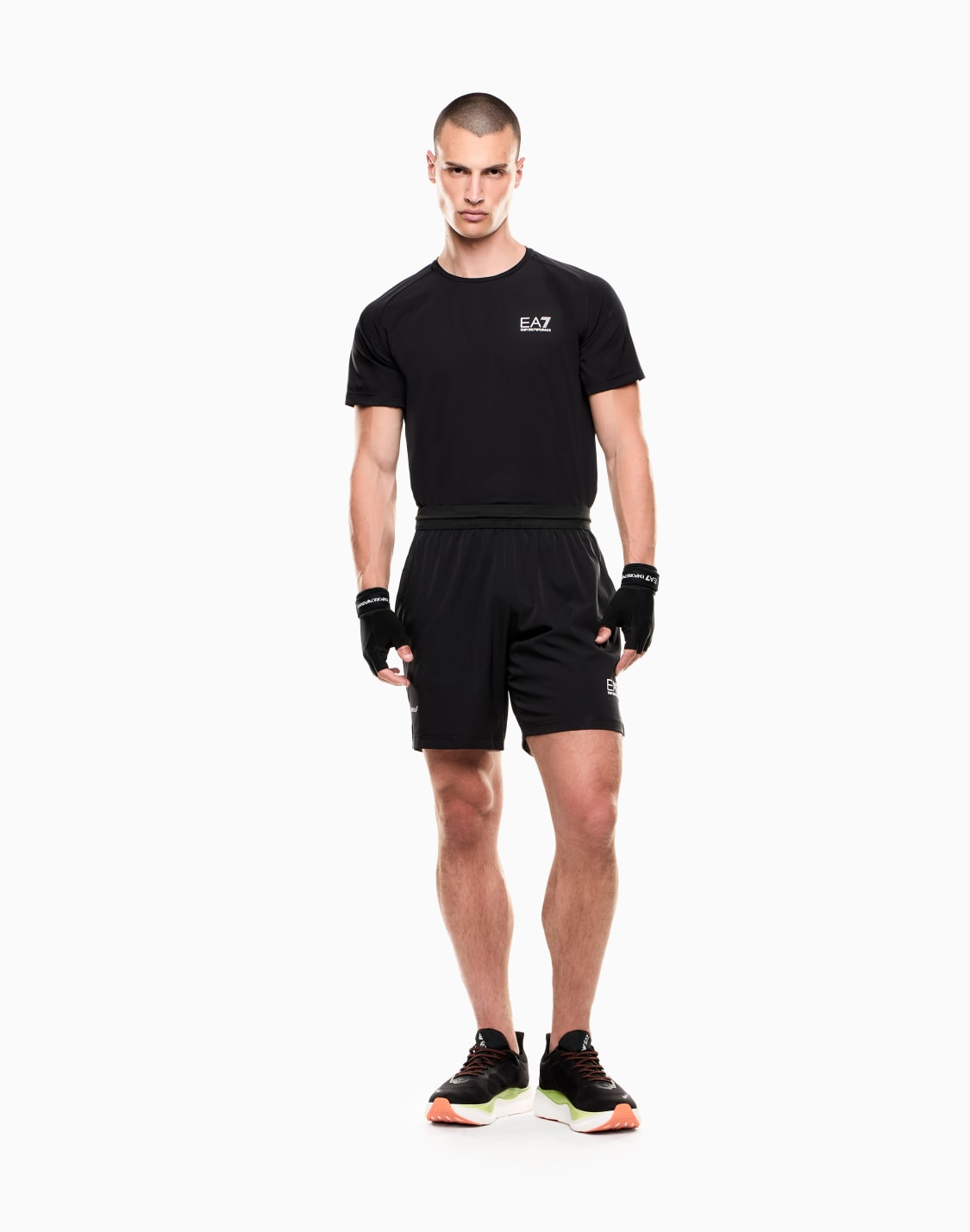 dynamic-athlete-t-shirt-and-shorts-set-in-ventus7-technical-fabric-black--ea7