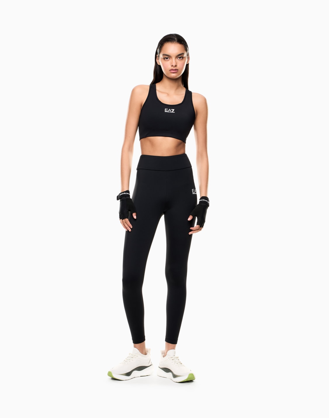 brassire-dynamic-athlete-en-tissu-technique-vigor7-noir--ea7