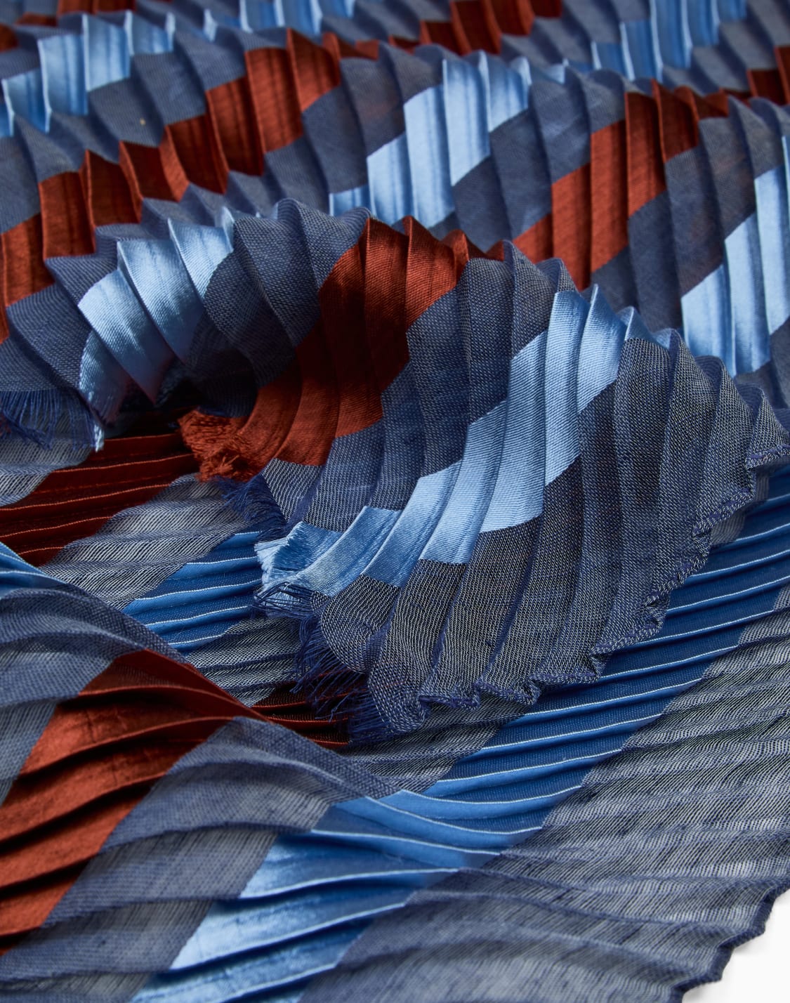 stoles-orange--giorgio-armani