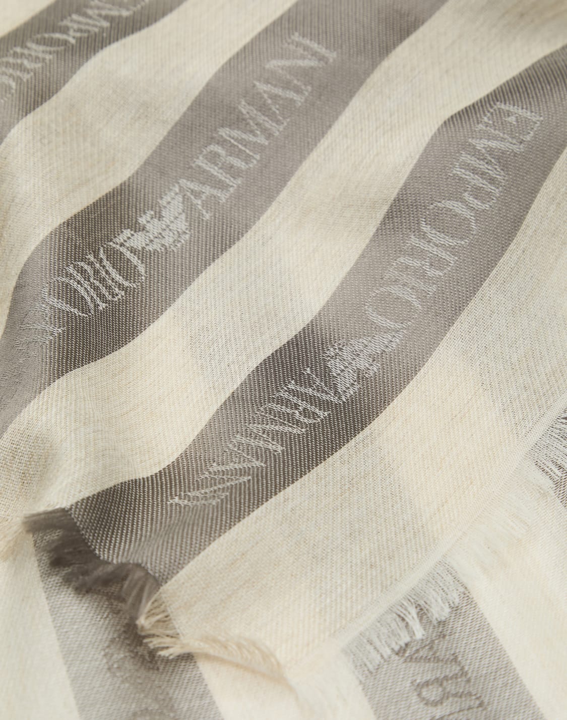 modal-blend-scarf-with-jacquard-stripes-grey--emporio-armani