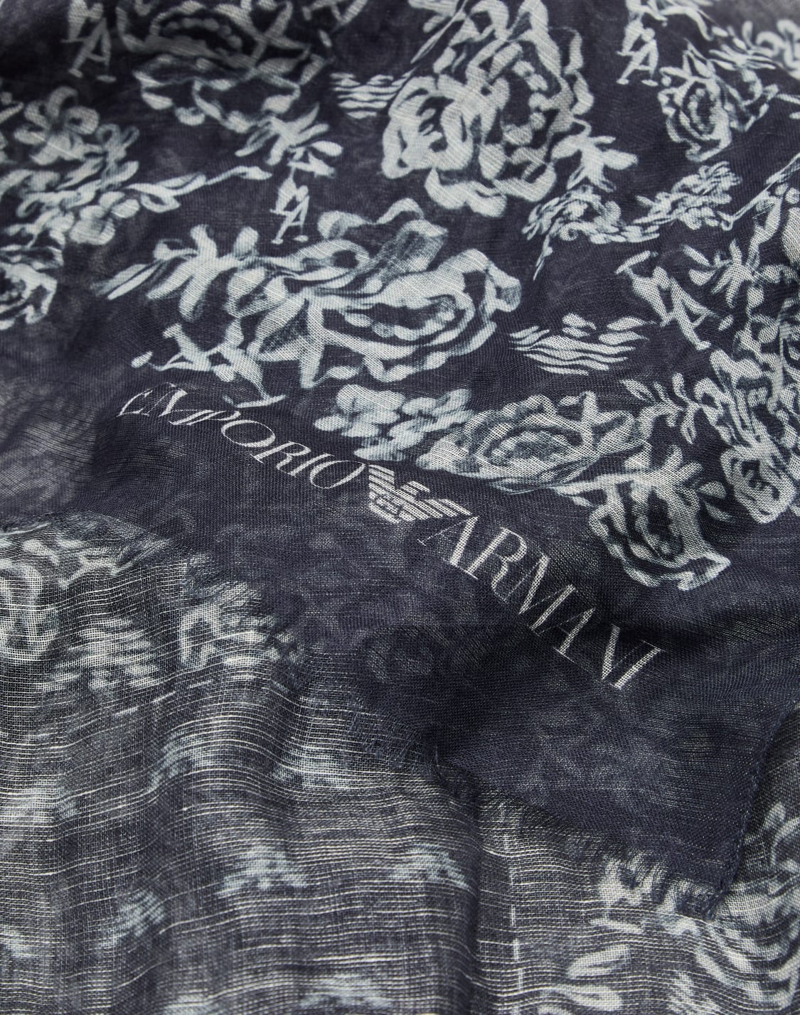 linen-blend-stole-with-a-bandana-print-blue--emporio-armani