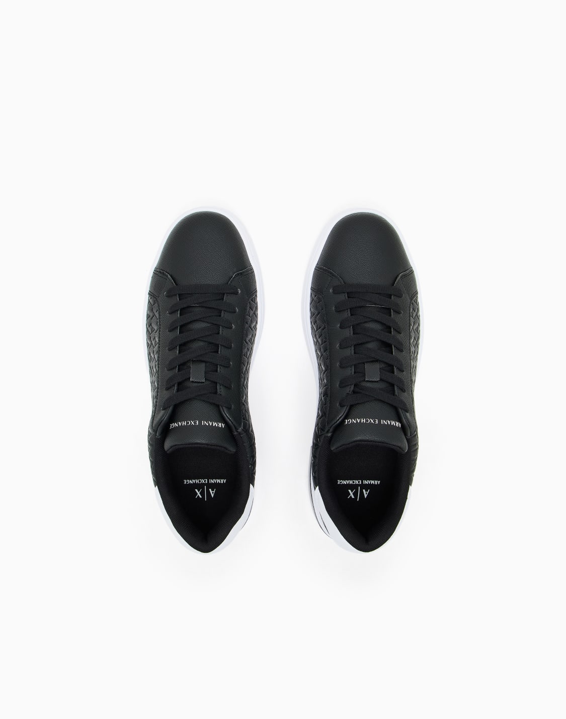 zapatillas-con-cordones-y-logo-en-relieve-por-toda-la-prenda-negro--armani-exchange
