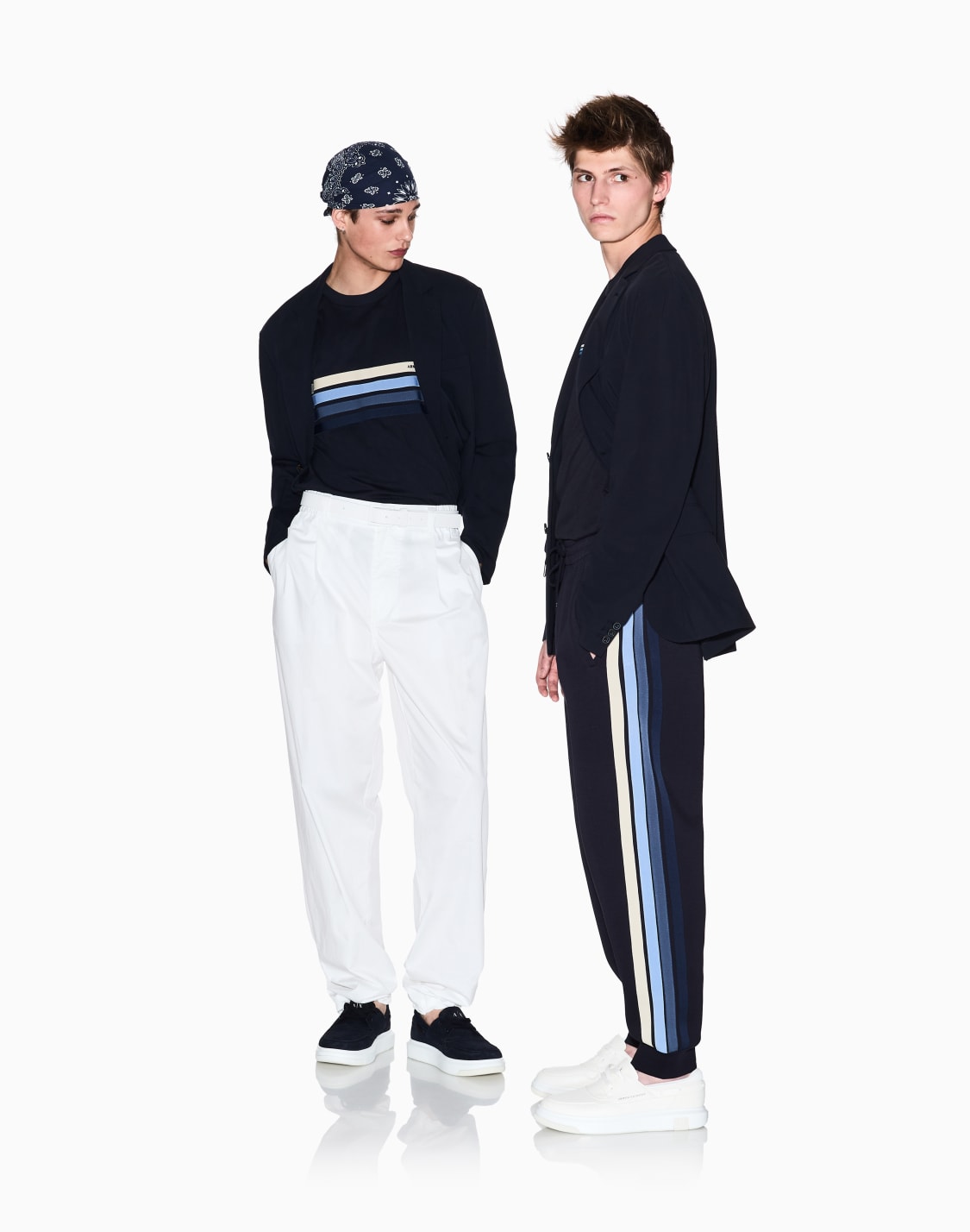 グラデションテプディテル-レギュラプラスフィット-半袖クルネックtシャツ-ネイビブル--armani-exchange