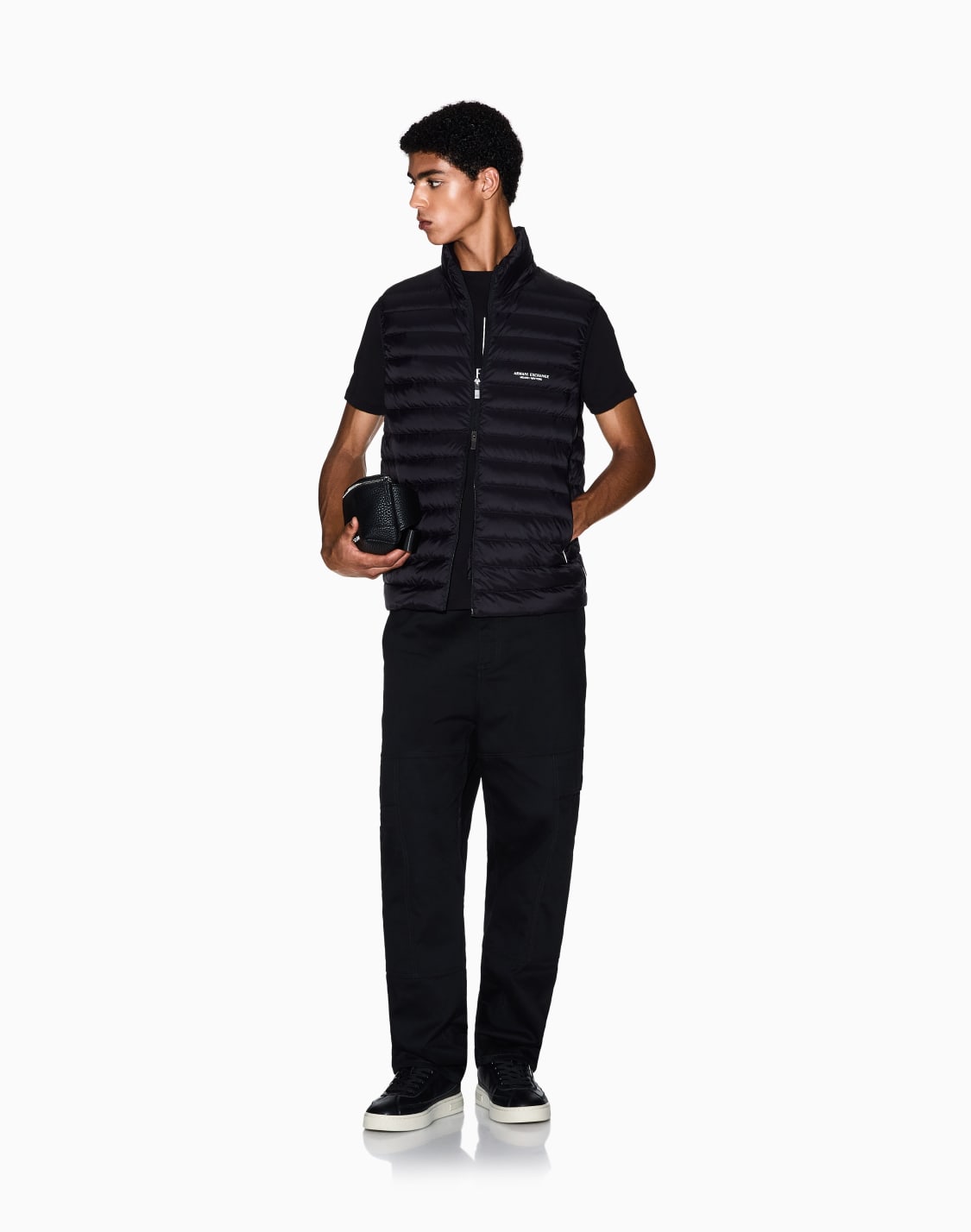chaqueta-de-plumas-sin-mangas-con-cremallera-completa-negro--armani-exchange