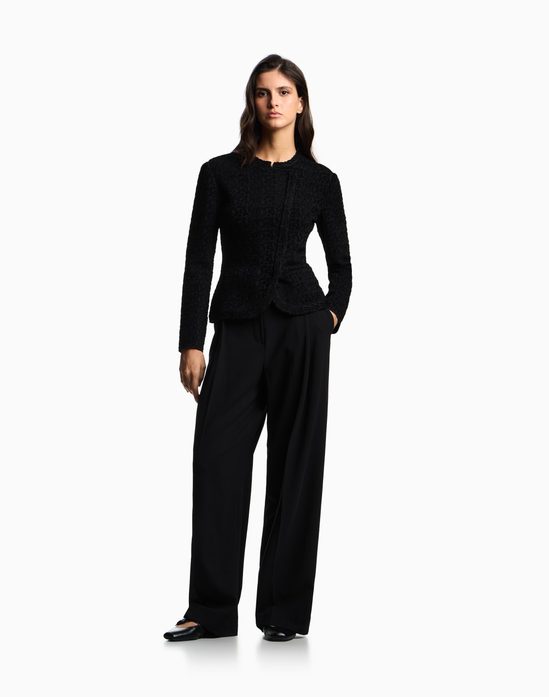 giacca-con-chiusura-decentrata-in-viscosa-jacquard-motivo-astratto-nero--emporio-armani