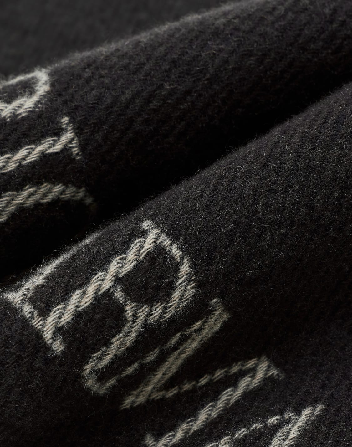 scarves-black--emporio-armani