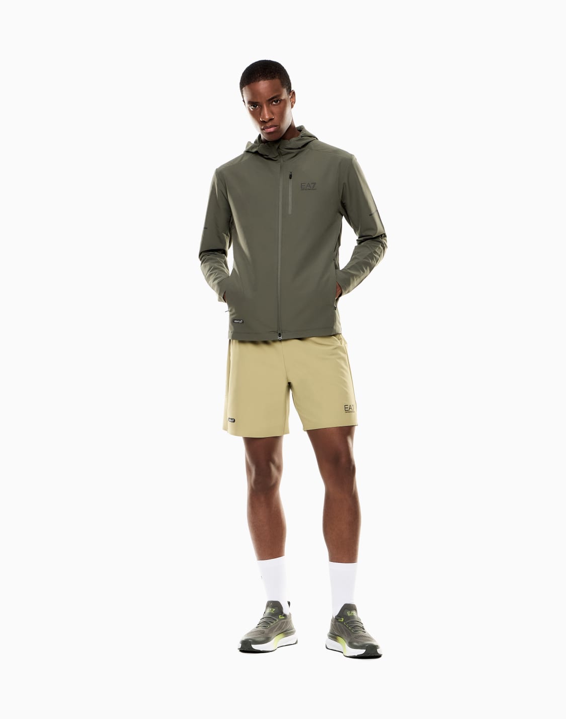 felpa-con-cappuccio-dynamic-athlete-in-tessuto-tecnico-ventus7-verde--ea7