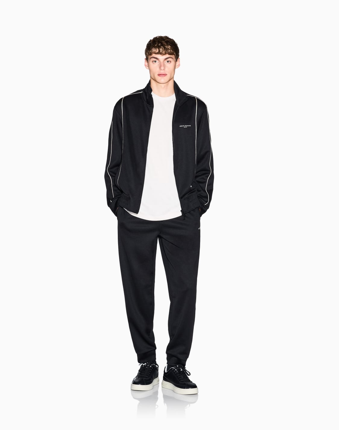 sweatshirt-mit-durchgehendem-reiverschluss-und-kontrastierender-paspelierung-schwarz--armani-exchange