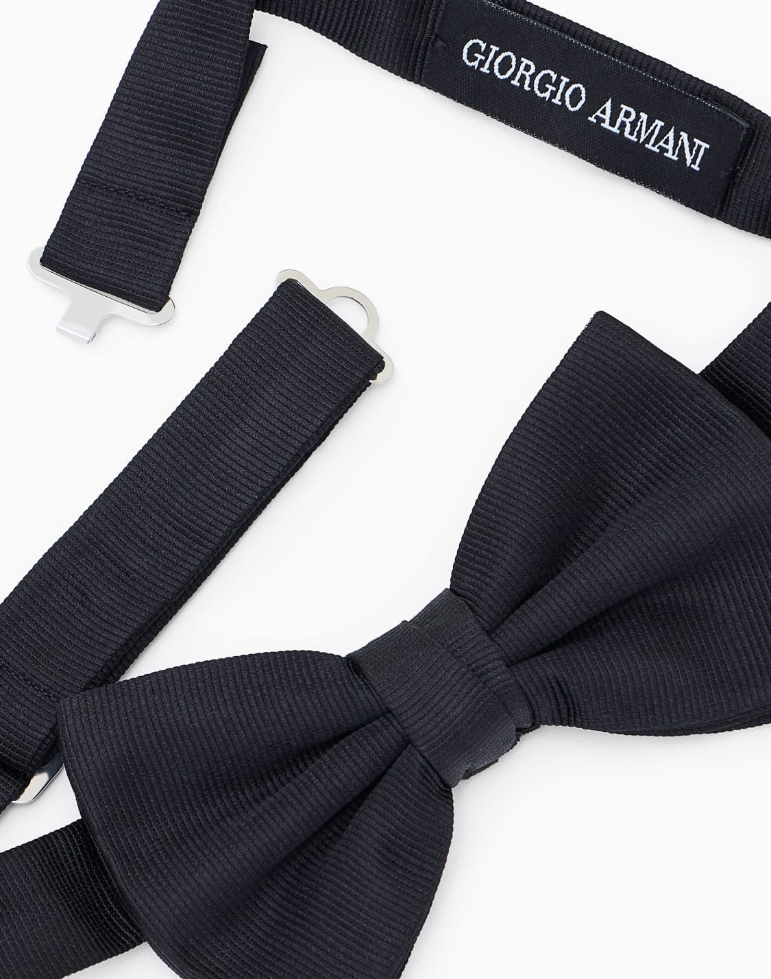 pajarita-anudada-de-seda-pura-negro--giorgio-armani