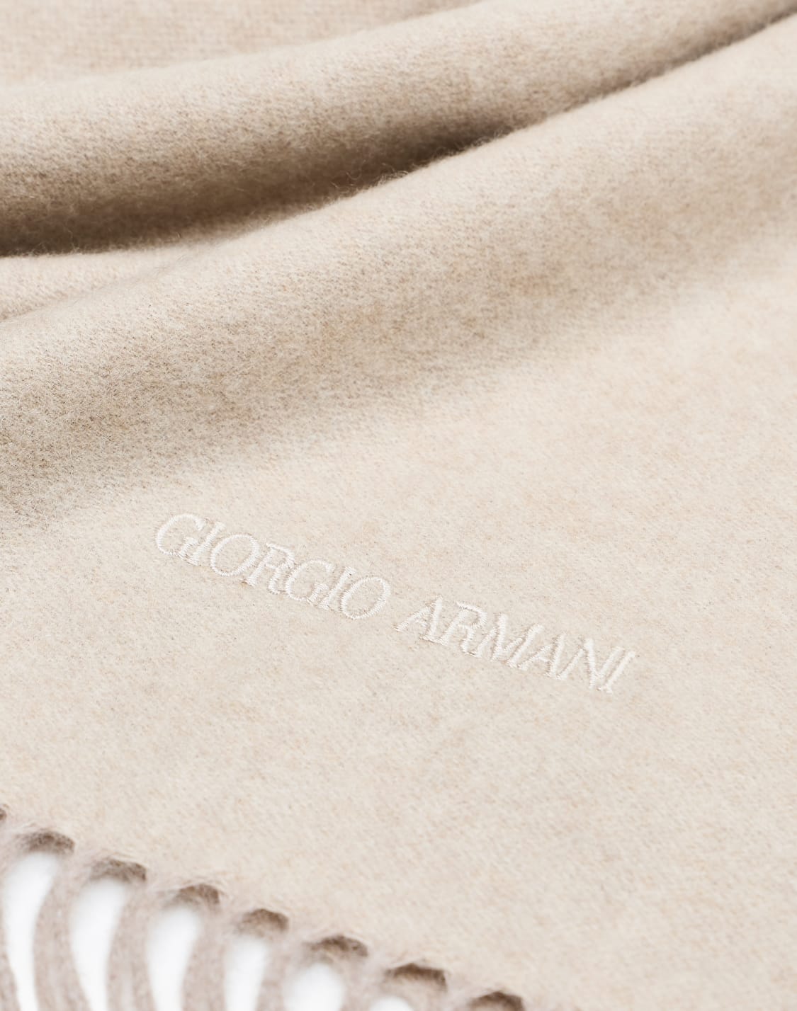 cashmere-scarf-with-embroidered-logo-beige--giorgio-armani