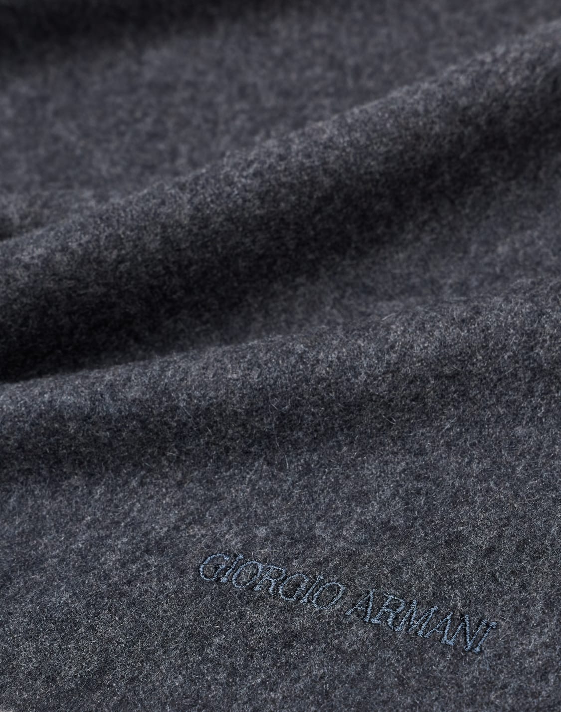 cashmere-scarf-with-embroidered-logo-grey--giorgio-armani
