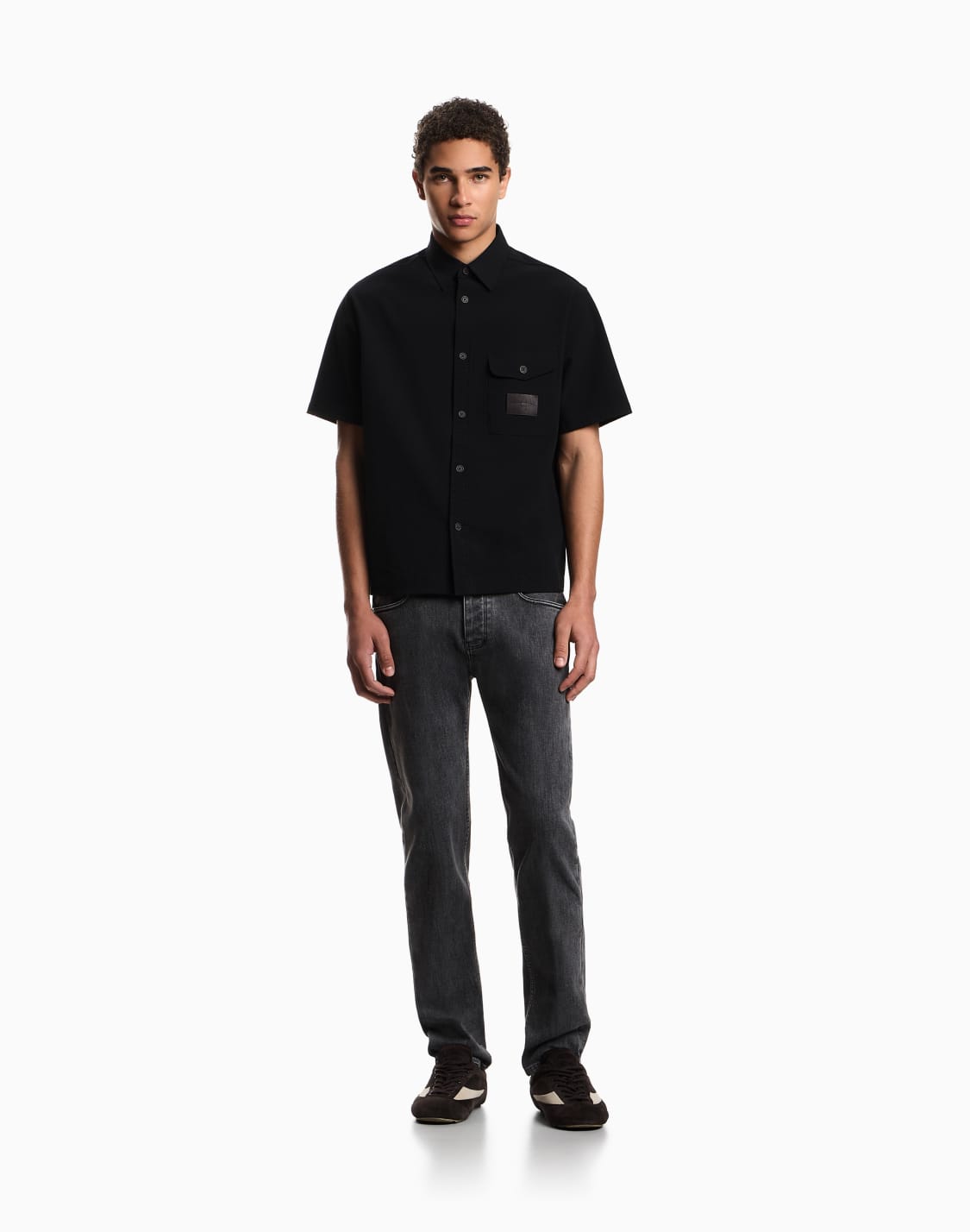 j75-slim-fit-jeans-aus-elastischem-stonewash-denim-grau--emporio-armani
